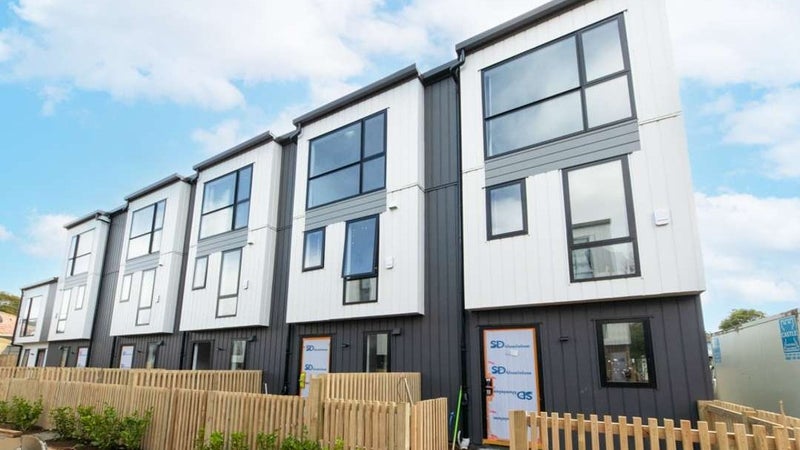 3/12 Highbury Street, Avondale, Auckland - Carousel 1