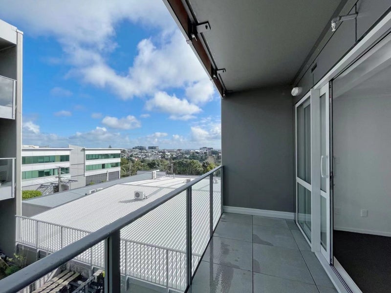 3N/20 Charlotte Street, Eden Terrace, Auckland - Carousel 1