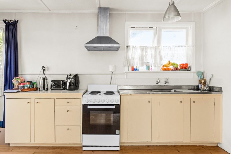 7 Hillary Crescent, Maraenui, Napier - Carousel 2