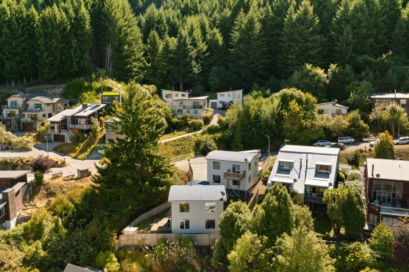 32B Dart Place, Fernhill, Queenstown - Carousel 13