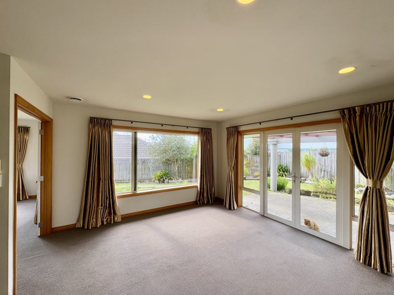 11 Balbriggan Rise, Dannemora, Auckland - Carousel 2