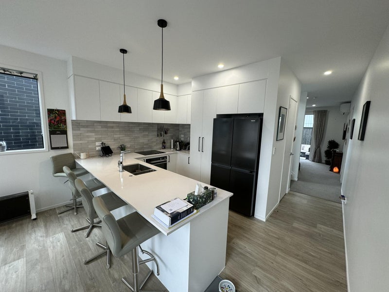 14 Emily Smith Road, Wai o Taiki Bay, Auckland - Carousel 2