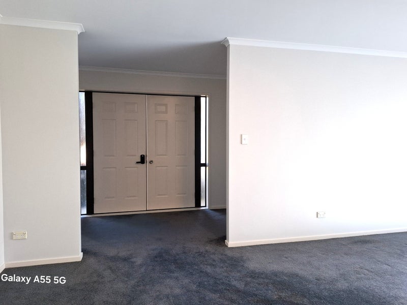 469 Waitakere Road, Henderson - Carousel 2