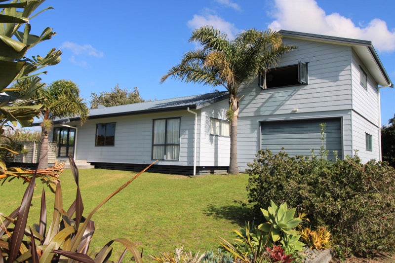 114 Kauri Crescent, Matarangi, Whitianga - Carousel 2