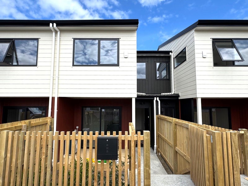 56D Cyclamen Road, Mangere, Auckland - Carousel 2