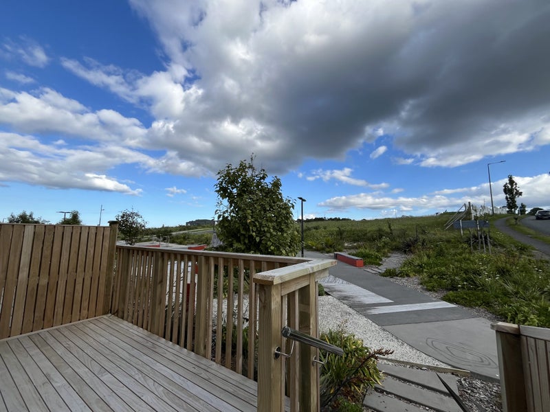13 Heketara Way, Massey, Auckland - Carousel 14