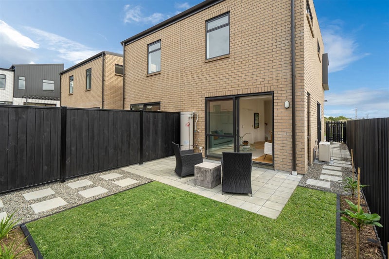 1D Lowe Street, Belmont, Auckland - Carousel 14