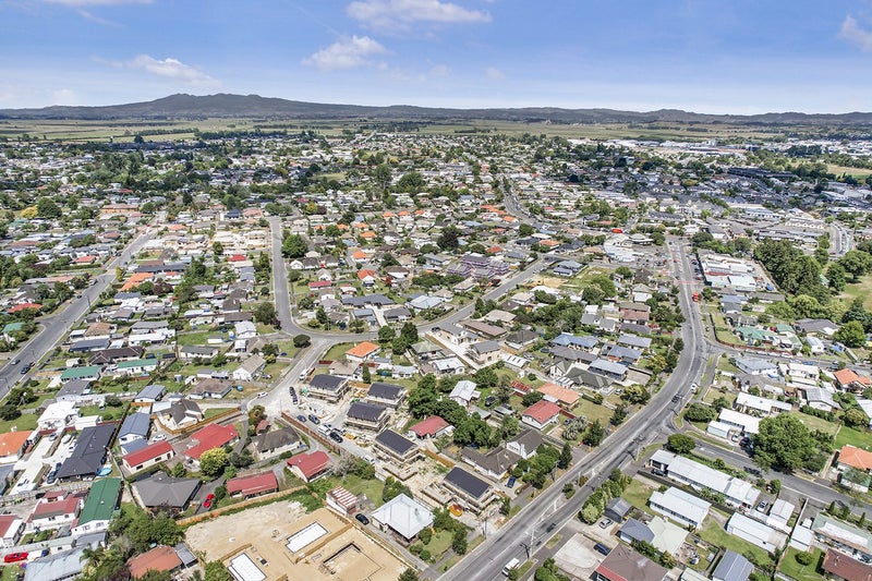 10 Perry Place, Bader, Hamilton - Carousel 34