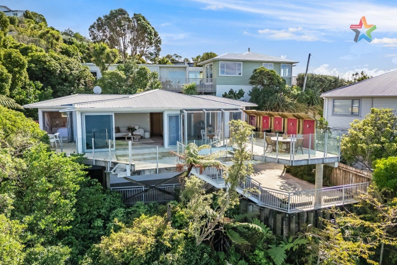 26A Tai Paku Paku Road, Karaka Bays, Wellington - Carousel 1