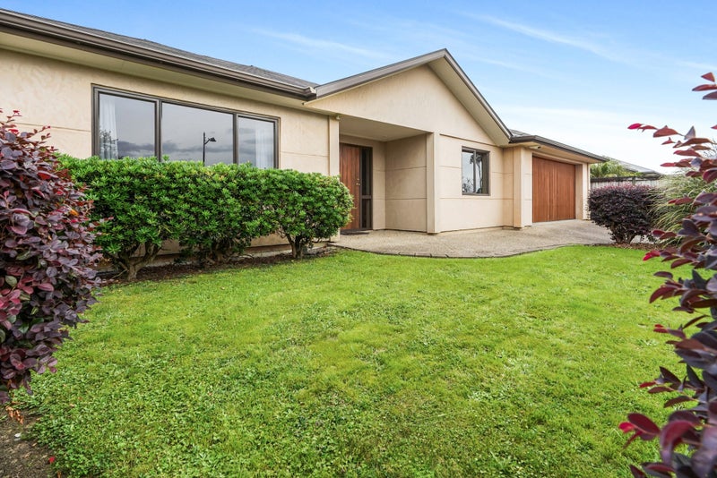 73 Saint James Drive, Huntington, Hamilton - Carousel 2