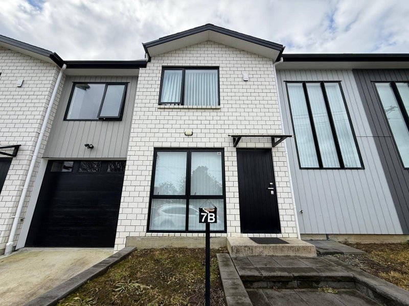 7B Guildford Place, Glen Innes, Auckland - Carousel 1