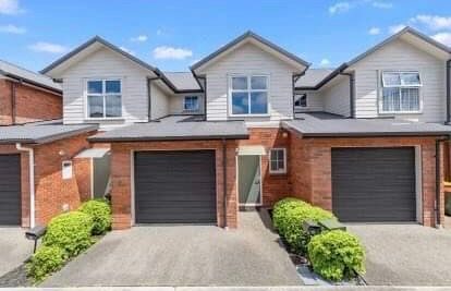 49 Chiefs Court, Hamilton East, Hamilton - Carousel 1
