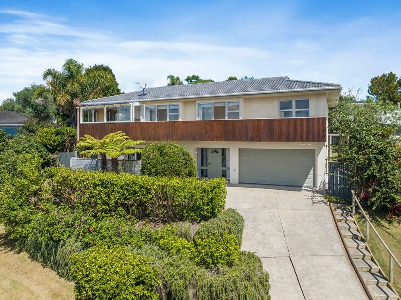 11 Hague Place, Birkenhead, Auckland - Carousel 1