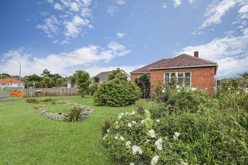 13 Elphinstone Avenue, Wesley, Auckland - Carousel 2