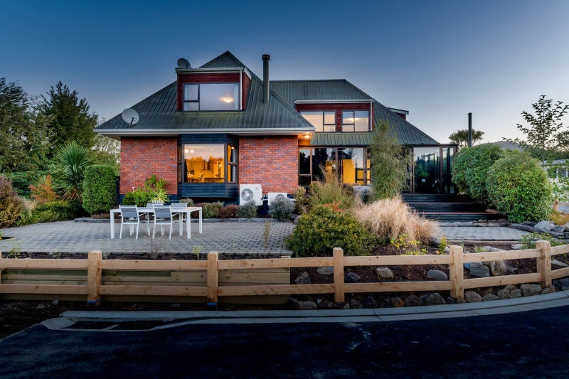 16 Freyberg Road, Fairfield, Dunedin - Carousel 1