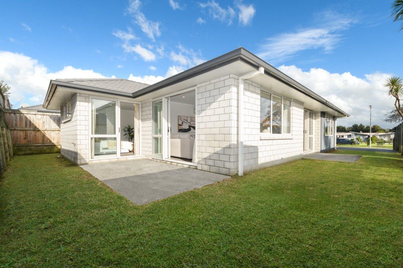 50 Landing Drive, Pyes Pa, Tauranga - Carousel 2