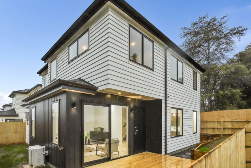 27A Taipari Road, Te Atatu Peninsula, Auckland - Carousel 2