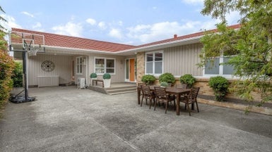 4 Lane Crescent, Tawa, Wellington - Carousel 1