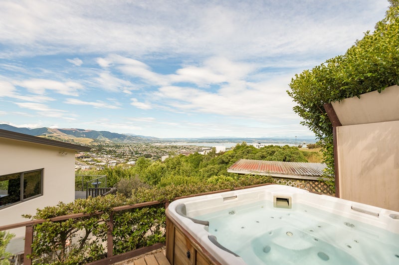 13 Windsor Drive, Britannia Heights, Nelson - Carousel 12