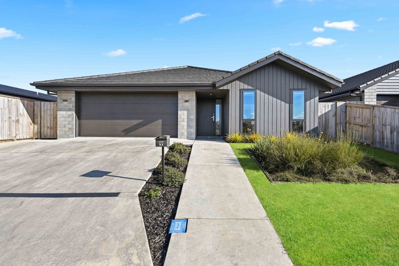 9 Wairua Avenue, Baverstock, Hamilton - Carousel 1