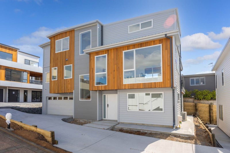 19B Sunderlands Road, Half Moon Bay, Auckland - Carousel 1