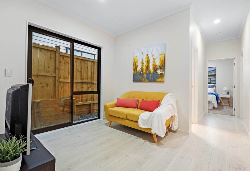 12 Tannaghmore Drive, Flat Bush, Auckland - Carousel 2