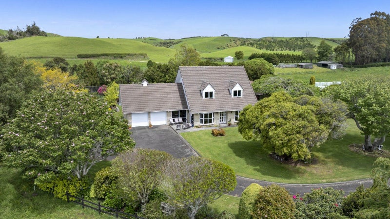136 Bird Road, Bird Road, Stratford - Carousel 2