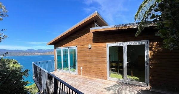 15A Fortification Road, Karaka Bays, Wellington - Carousel 19