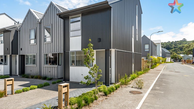 32 John Street, Petone, Lower Hutt - Carousel 1