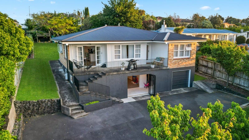 19 Hinton Avenue, Forest Lake, Hamilton - Carousel 1