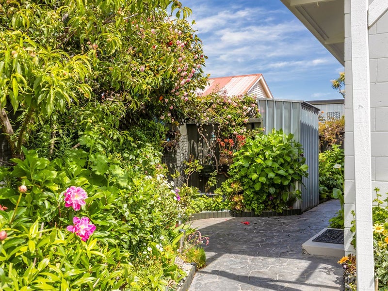 2/18 Packe Street, Edgeware, Christchurch - Carousel 13