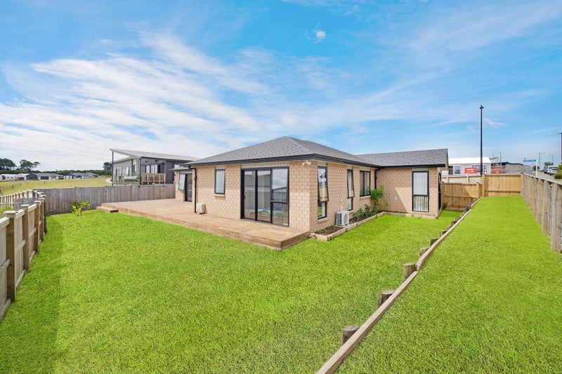 16 Nola Avenue, Waiuku - Carousel 14