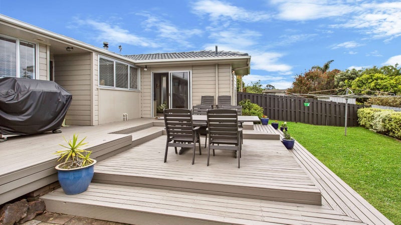 6 Rene Place, Sunnyhills, Auckland - Carousel 1