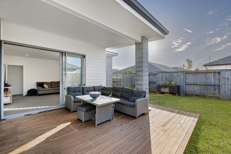 18 Oka Street, Papamoa Beach, Papamoa - Carousel 1