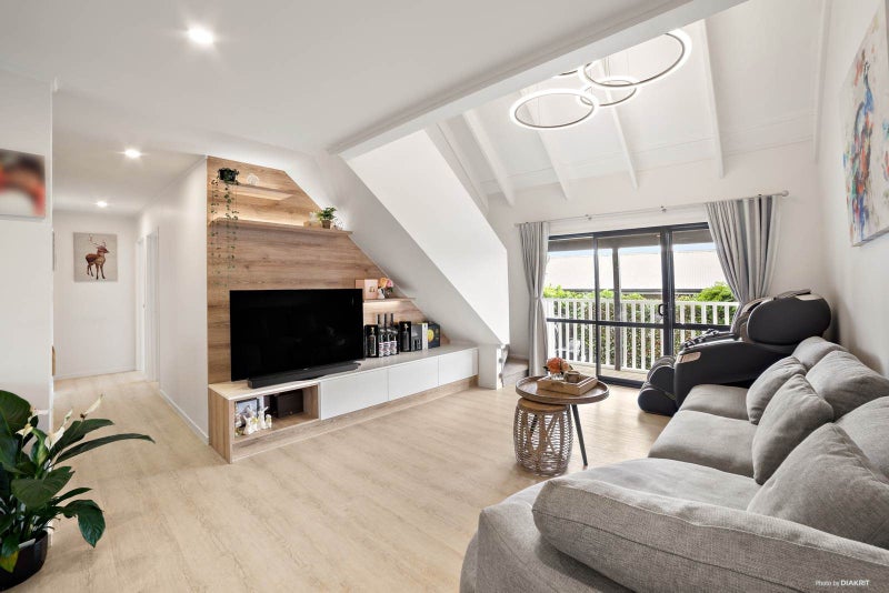 1/50 Nor'east Drive, Northcross, Auckland - Carousel 1