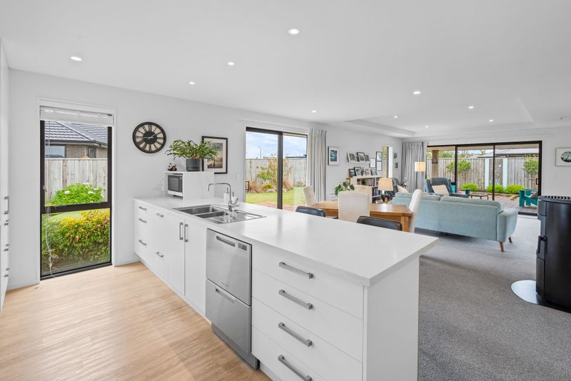 10 Banded Place, Rolleston, Rolleston - Carousel 2