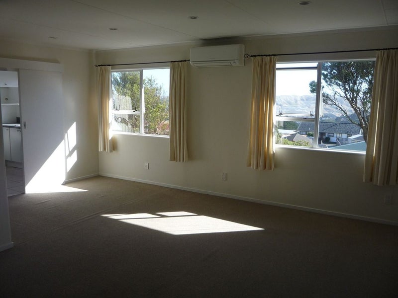 15A Bayswater Place, Newlands, Wellington - Carousel 2