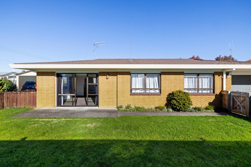 90A Cook Street, Hamilton East, Hamilton - Carousel 2