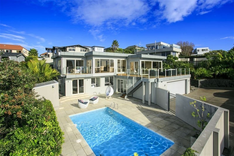 2A Eastcliffe Road, Castor Bay, Auckland - Carousel 1