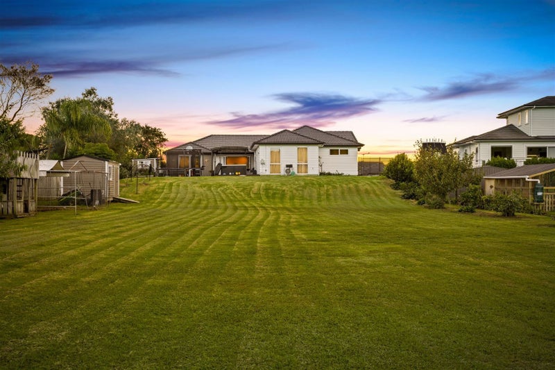 18 Kahika Grove, Huapai, Kumeu - Carousel 1