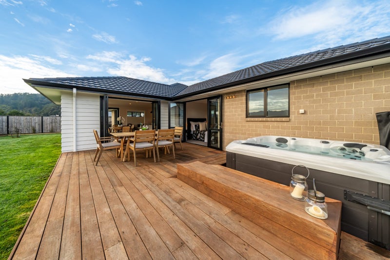 79 Mawai Hakona Drive, Wallaceville, Upper Hutt - Carousel 1