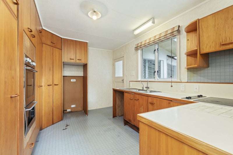 21 Main Street, Marton - Carousel 2