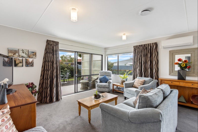 24A PEDDIE STREET, TARADALE, NAPIER - Carousel 2