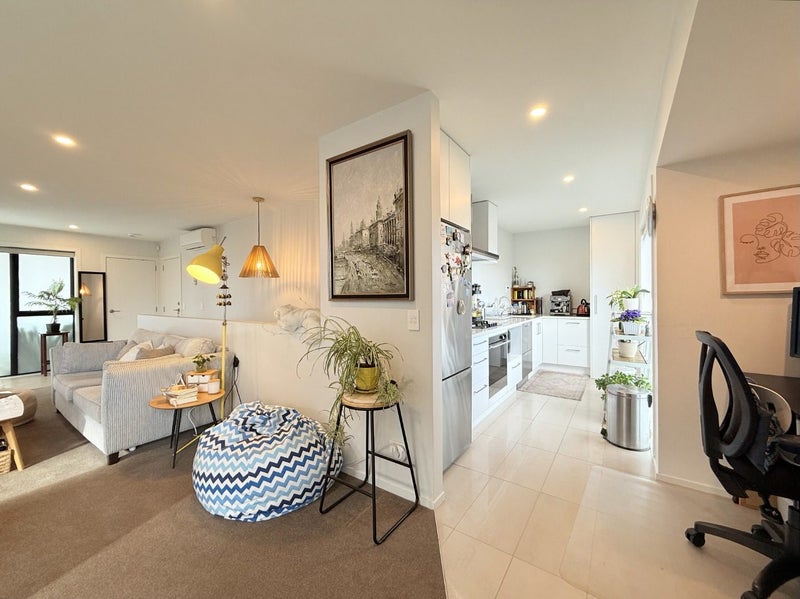 30 Red Beech Avenue, Woodridge, Wellington - Carousel 2