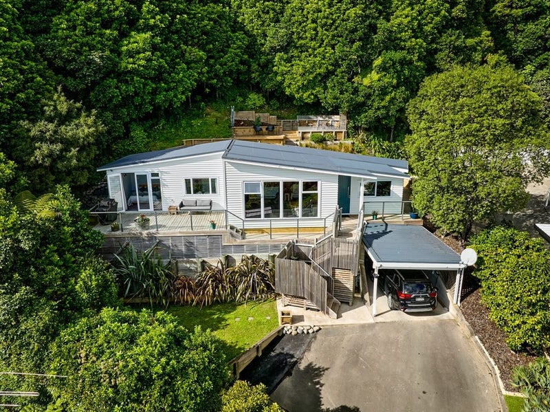 61 Walter Road, Lowry Bay, Lower Hutt - Carousel 1