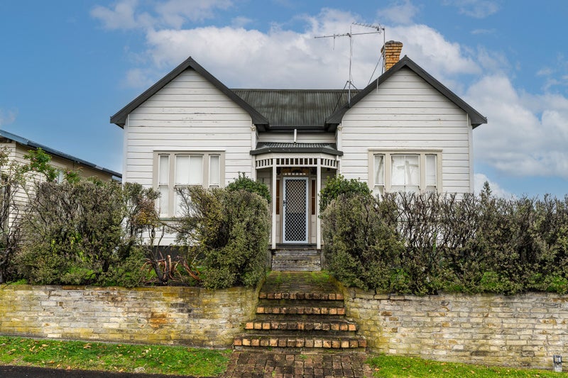 38 Brookfield Street, Hamilton East, Hamilton - Carousel 2