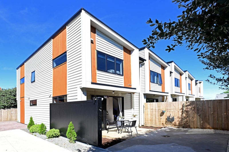 3/116 Buckland Road, Mangere East, Auckland - Carousel 1