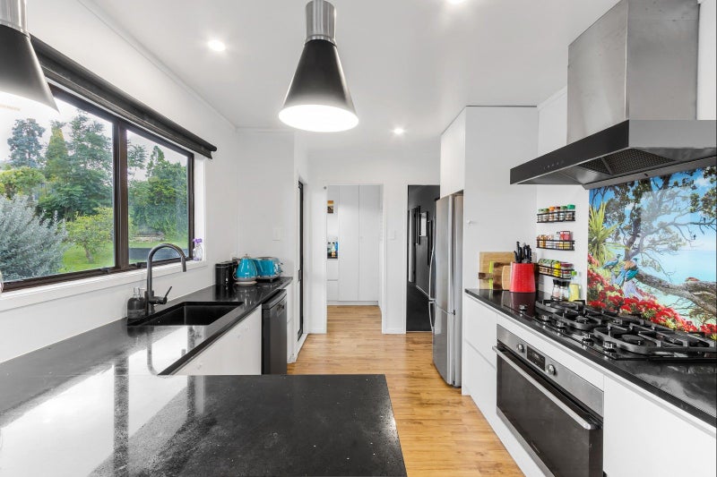 22 Rodney Street, Nawton, Hamilton - Carousel 2