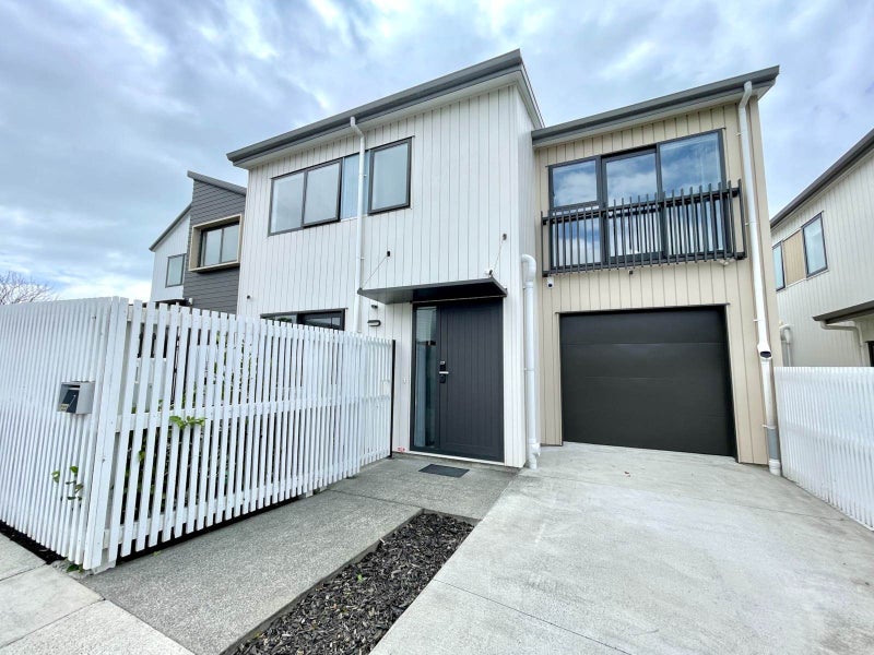 7 Raamuri Road, Glen Innes, Auckland - Carousel 1