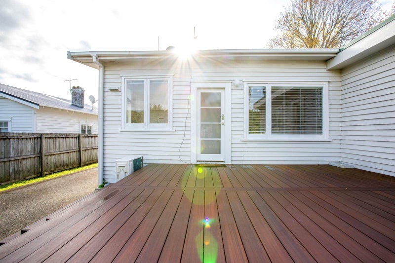 7 Parkhill Road, Morningside, Auckland - Carousel 1